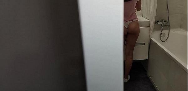  I peeped and fucked my stepdaughter in the toilet while her mom was sleeping